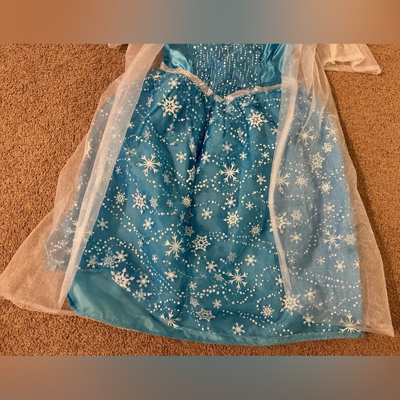 Disney Princess Frozen Elsa Musical Light-Up Dress Plays Let It Go Song Dress-Up - Picture 8 of 15